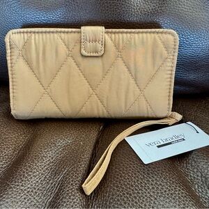 New Vera Bradley Tiger’s Eye Ultralight Phone Wristlet